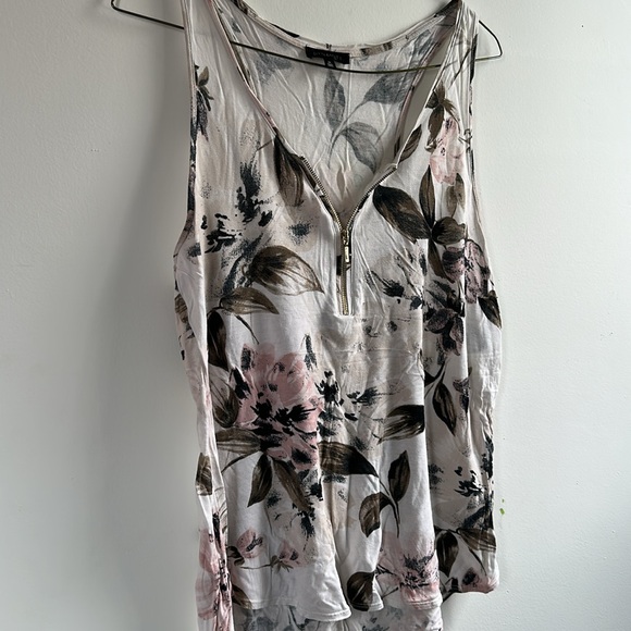 DYNAMITE Quarter Zip V-Neck Tank Top - Picture 2 of 5